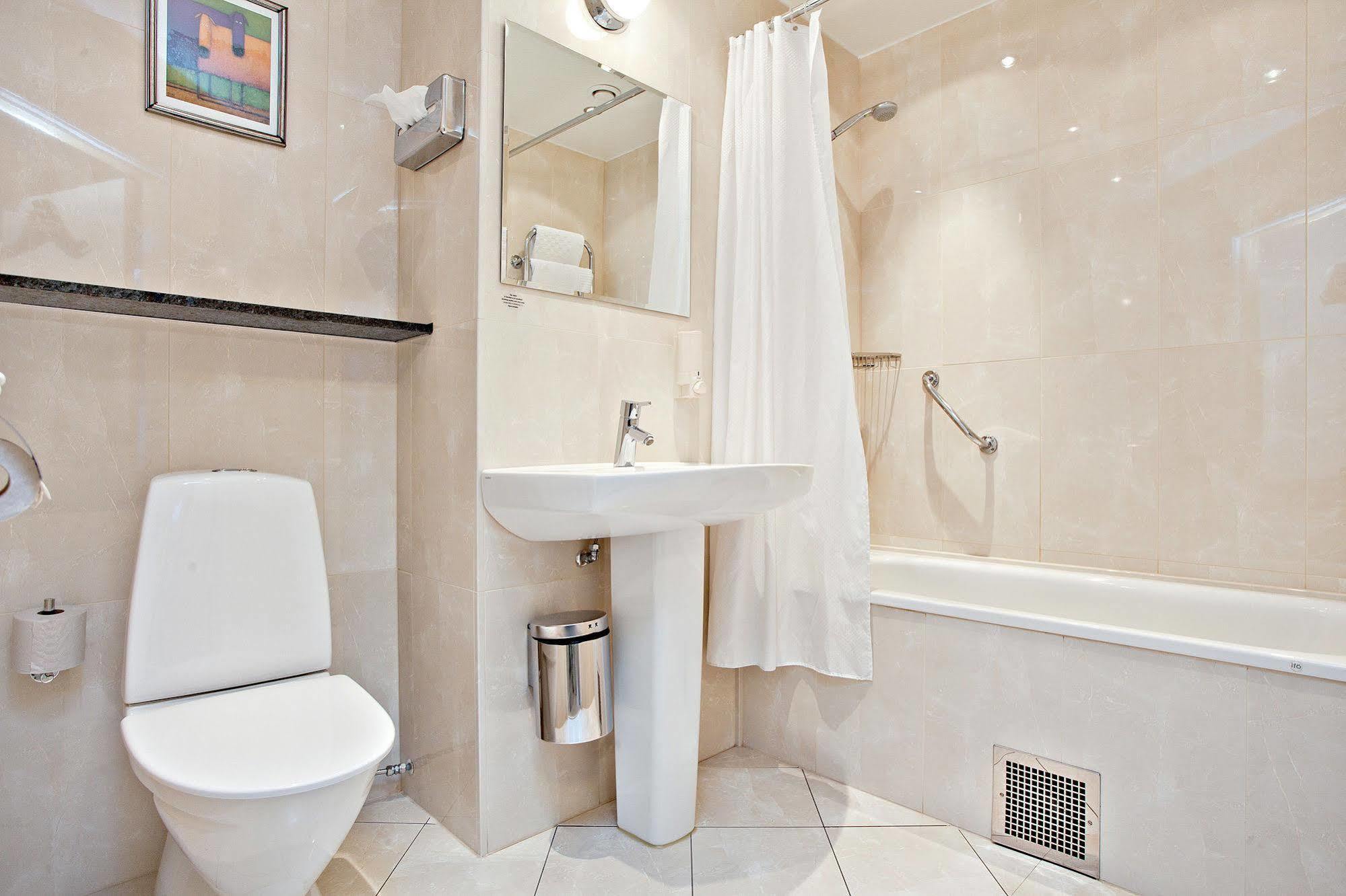 Center - Sure By Western Hotell 3*